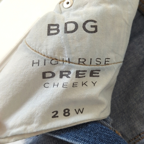 BDG Distressed Medium Wash High Rise Dree Cheeky Cut Off Denim Jean Shorts 28 - Picture 5 of 13